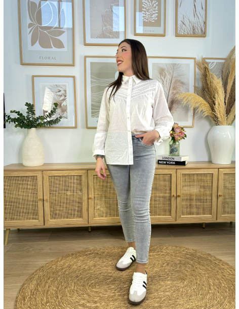 JEANS SCULPT TIRO ALTO GRIS DESPINTADO
