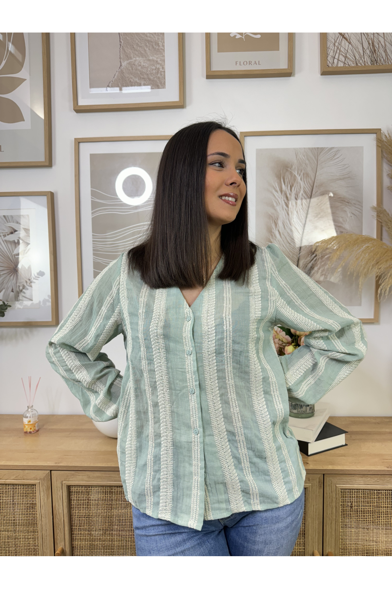 CAMISA DETALLES BORDADOS