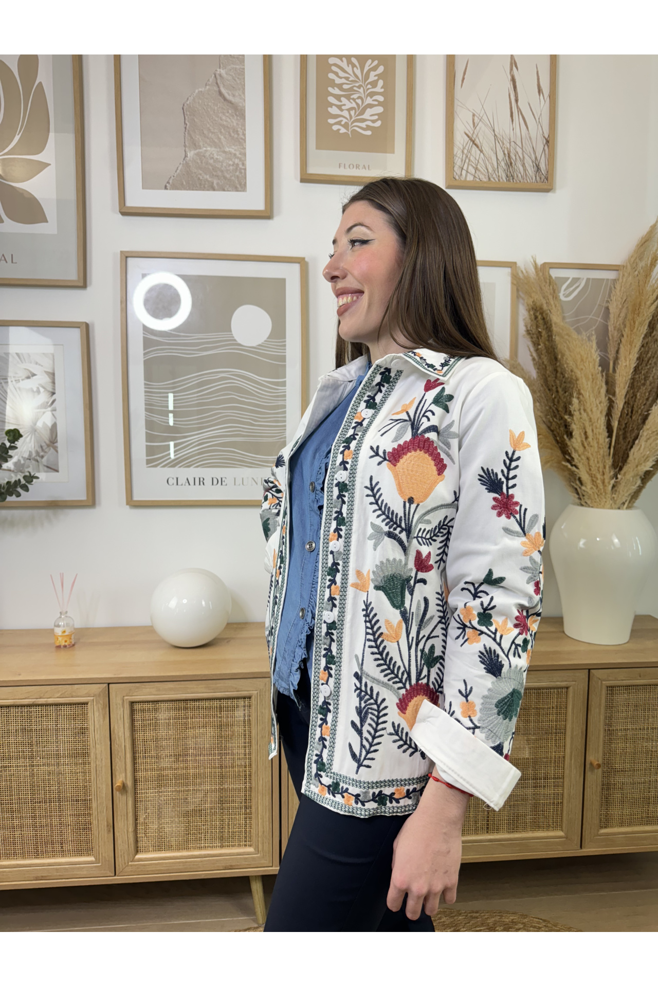 CHAQUETA FLORES BORDADAS