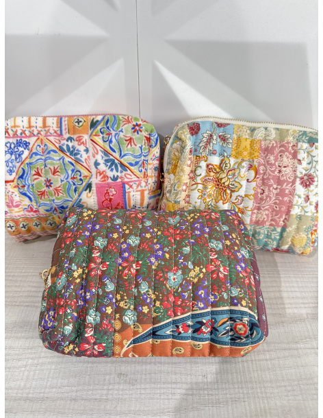 NECESER ESTAMPADO FLORES