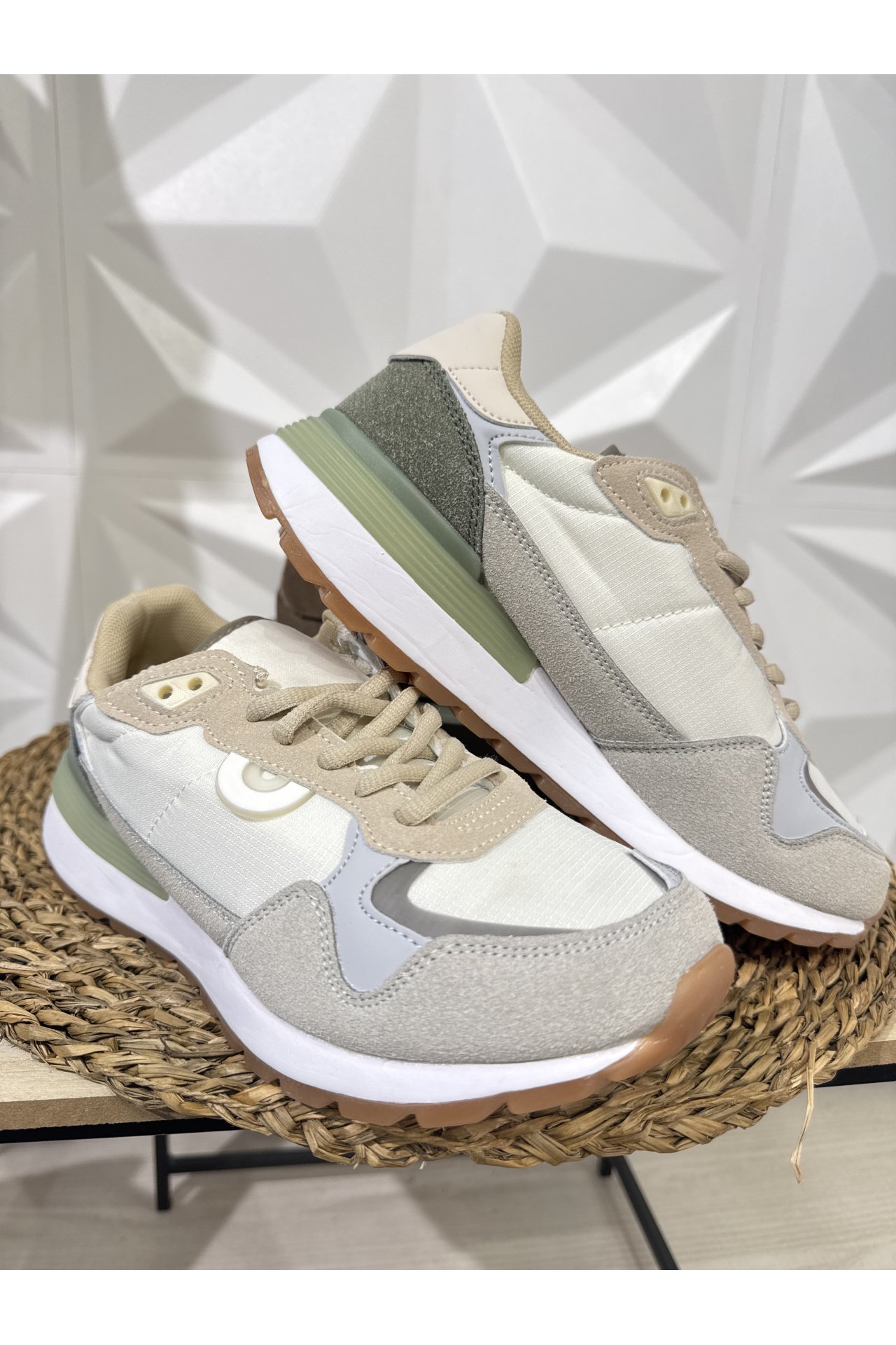 ZAPATILLA DEPORTIVA BYL VERDE