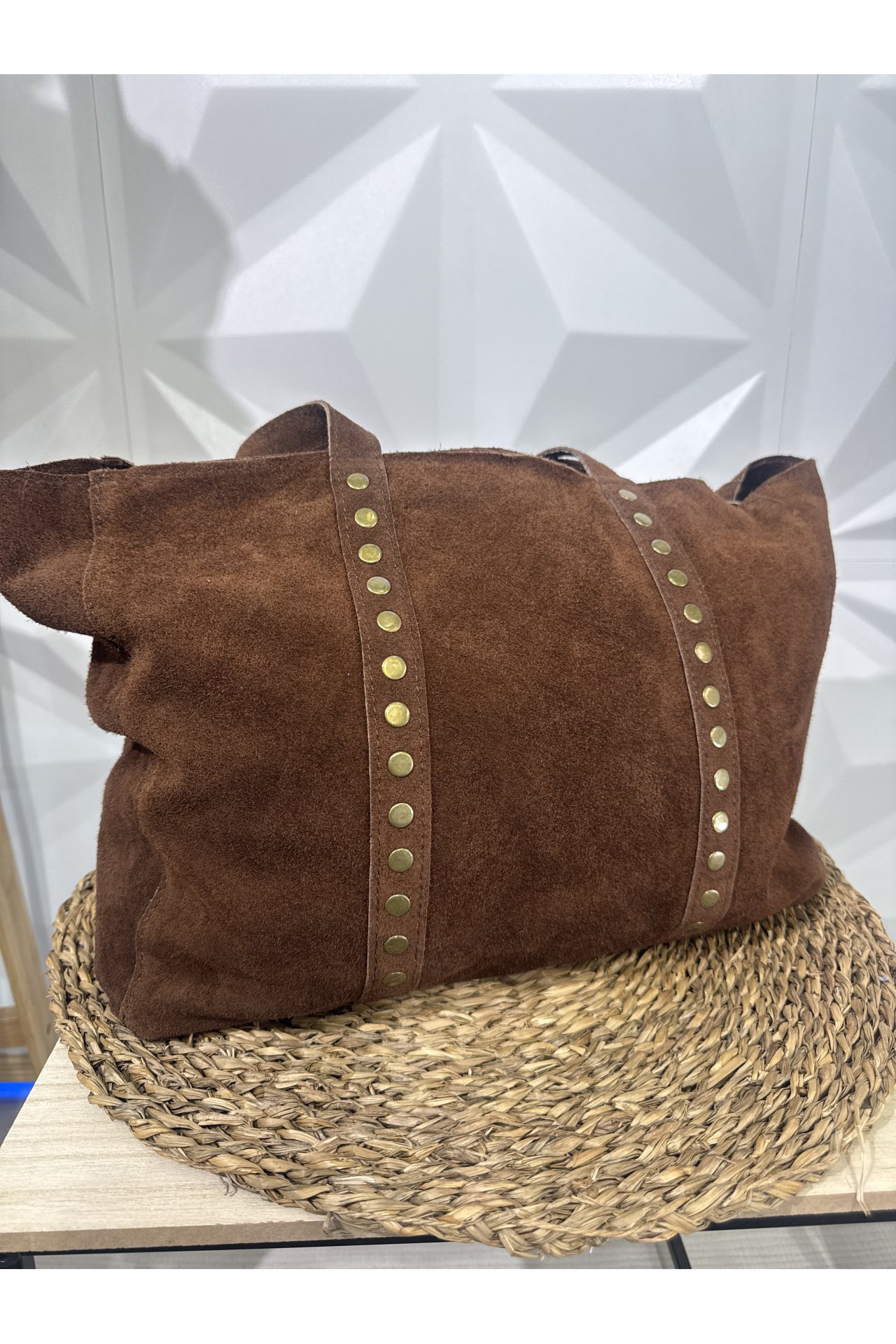 BOLSO HOMBRO TACHUELAS PIEL
