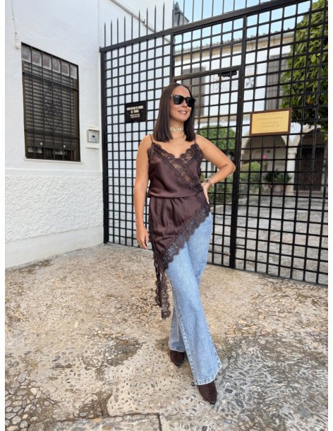 VESTIDO ASIMÉTRICO LENCERO