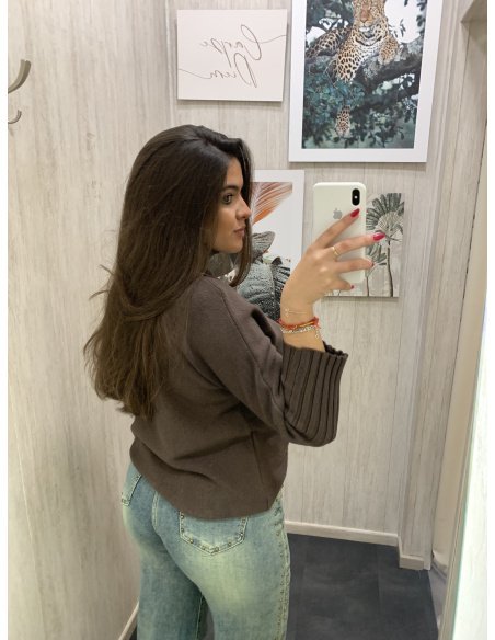 JEANS DESPINTADO TACHUELAS