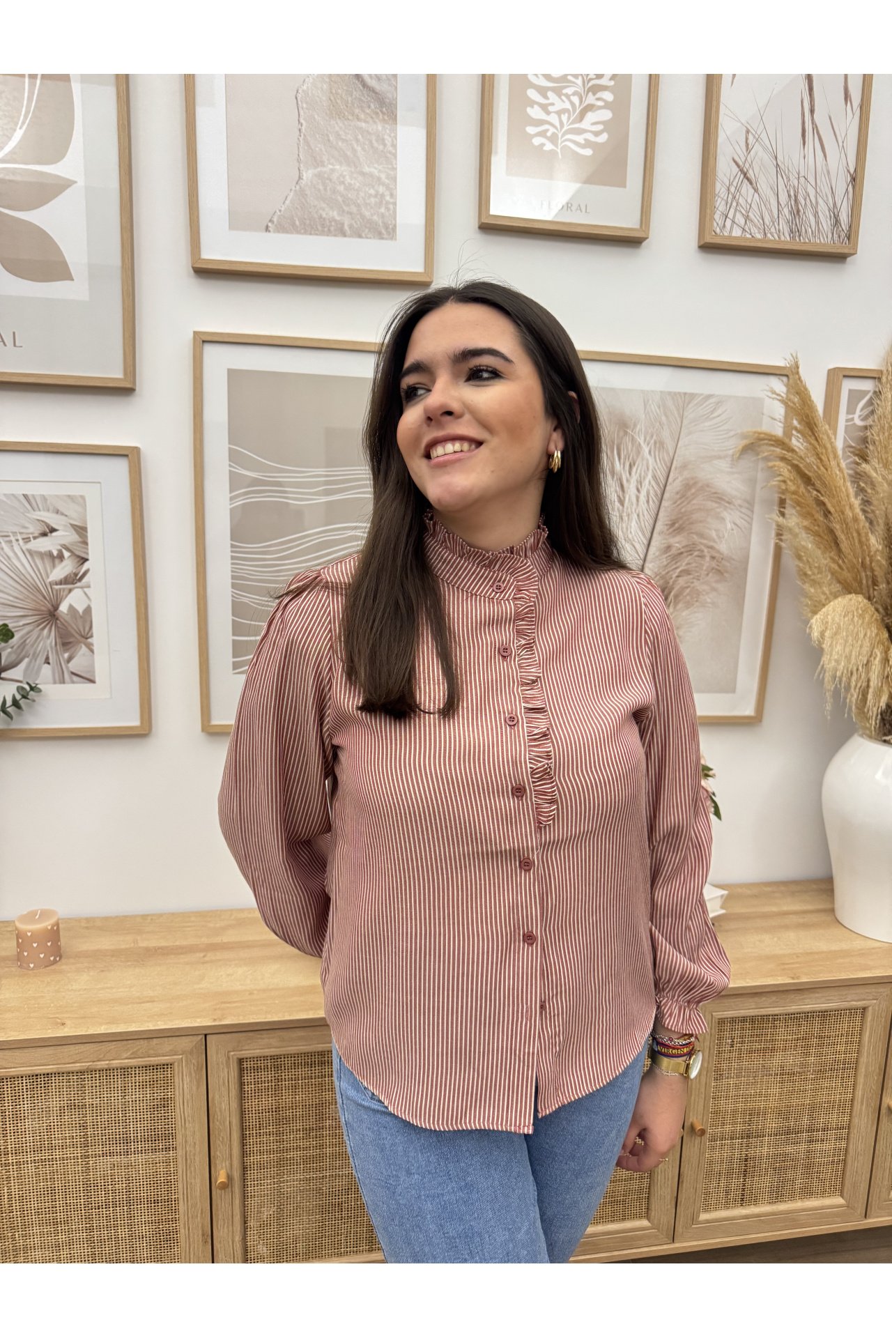 CAMISA RAYAS FINA VOLANTE