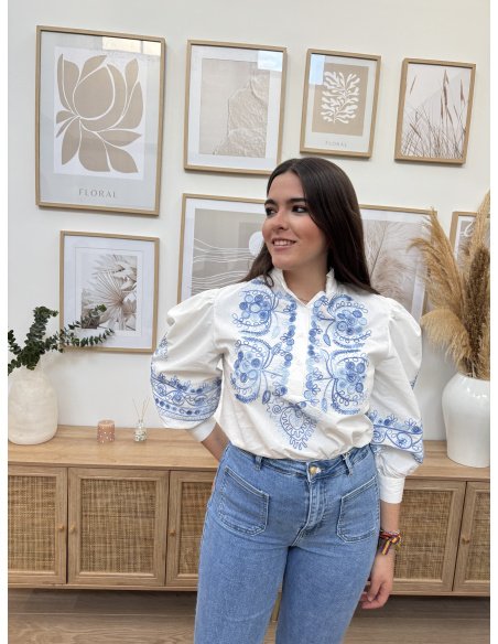 CAMISA DETALLES BORDADO AZUL