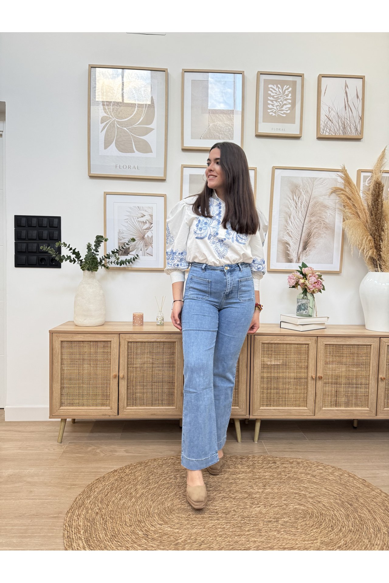 JEANS WIDE BOLSILLOS VUELTA VAQ MEDIO