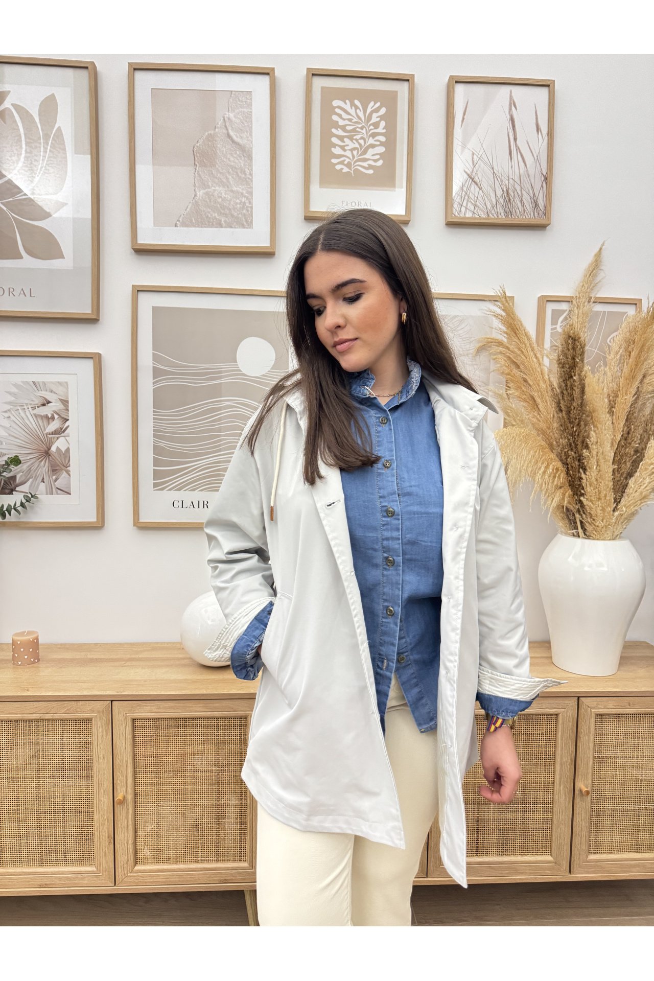 CHAQUETA CORTAVIENTOS BOLSILLOS AZUL HIELO