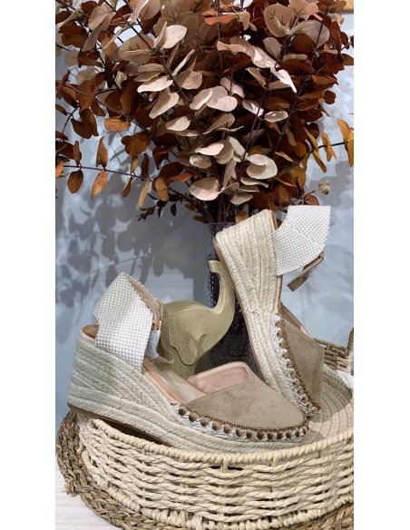 CUÑA COMBI PESPUNTE PALTAFORMA BEIGE