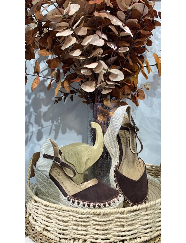 CUÑA PLATAFORMA PESPUNTE MARRÓN