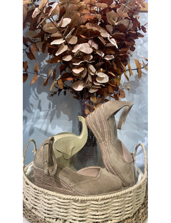 CUÑA BÁSICA HEBILLA CAMEL