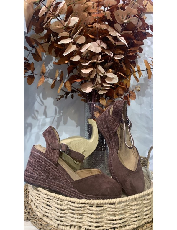 CUÑA BÁSICA HEBILLA MARRÓN