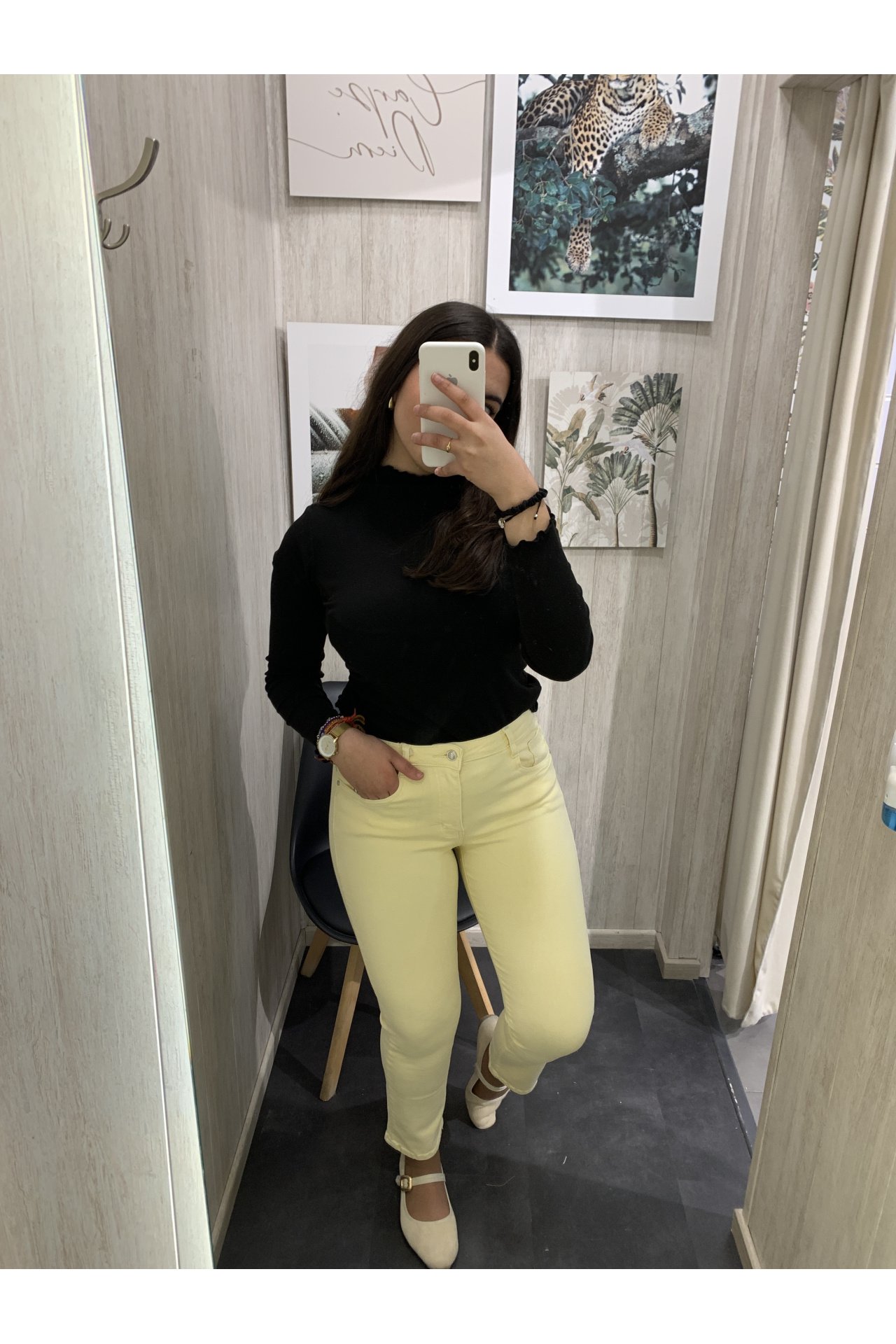 JEANS RECTO BÁSICO AMARILLO