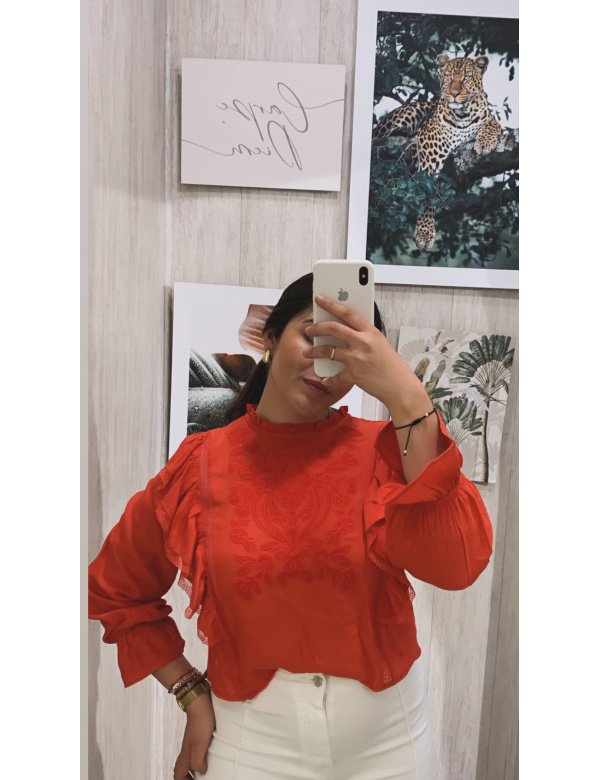 BLUSA BORDADA CROPPED VOLANTE