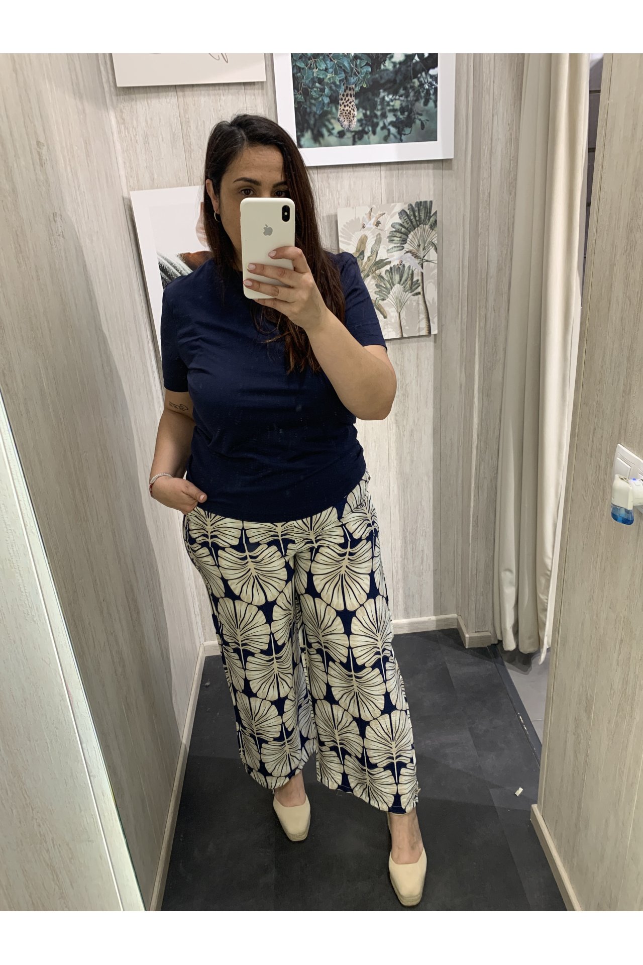 PANTALÓN ANCHO HOJAS