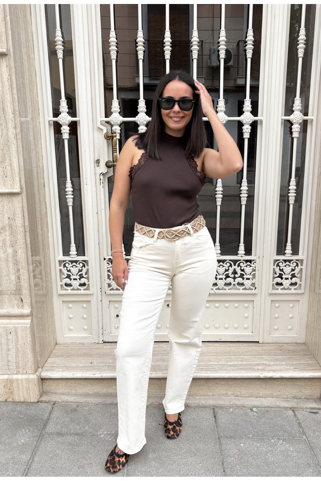 JEANS WIDE LEG ESTRELLA TACHUELAS