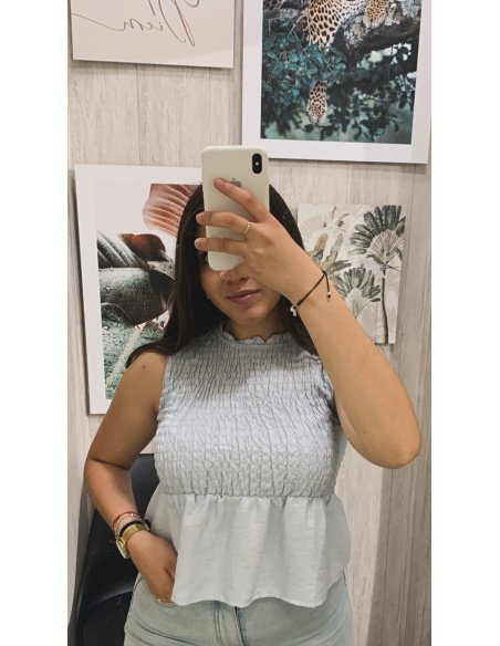 BLUSA NIDO ABEJA VOLANTE