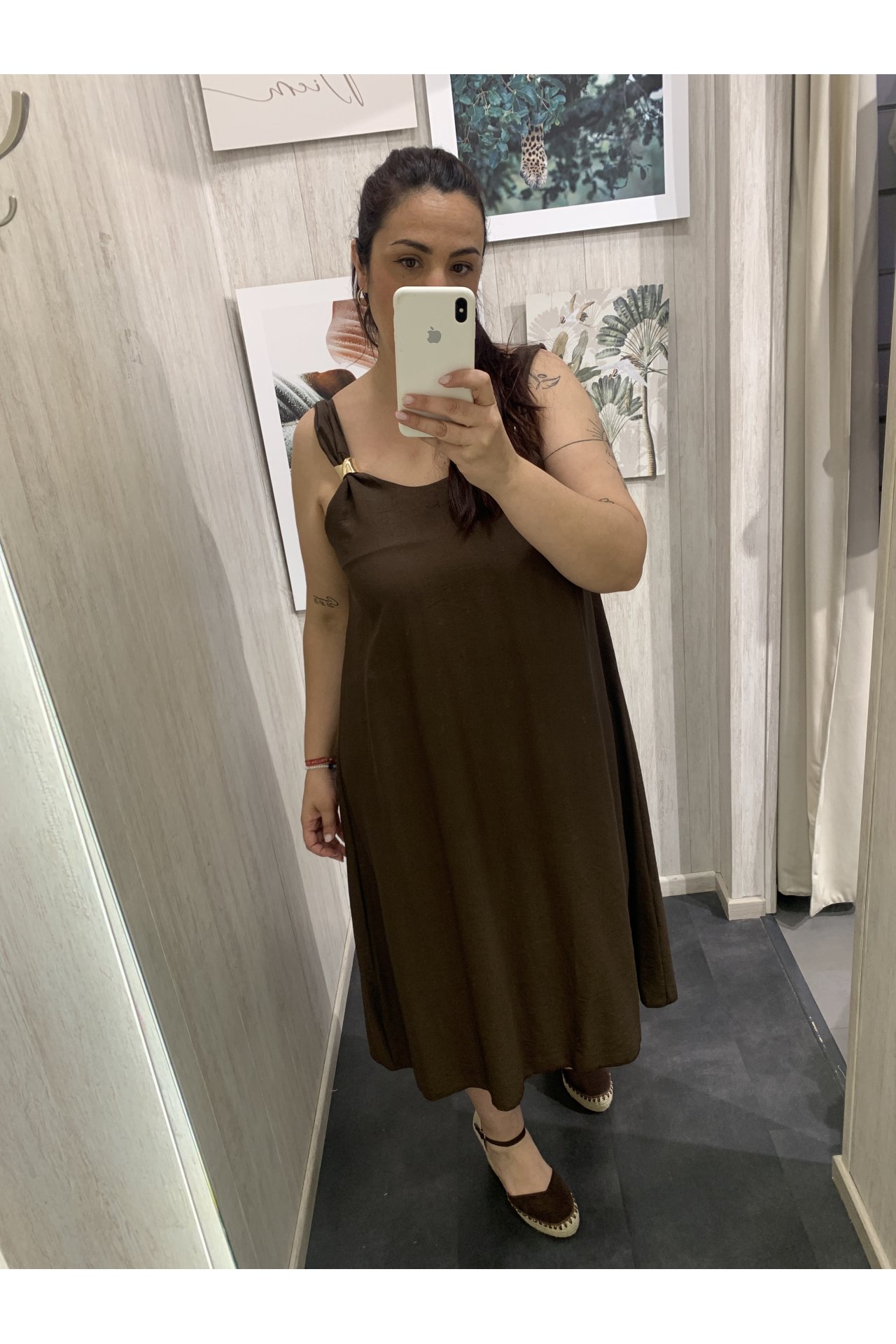 VESTIDO MIDI DETALLE DORADO
