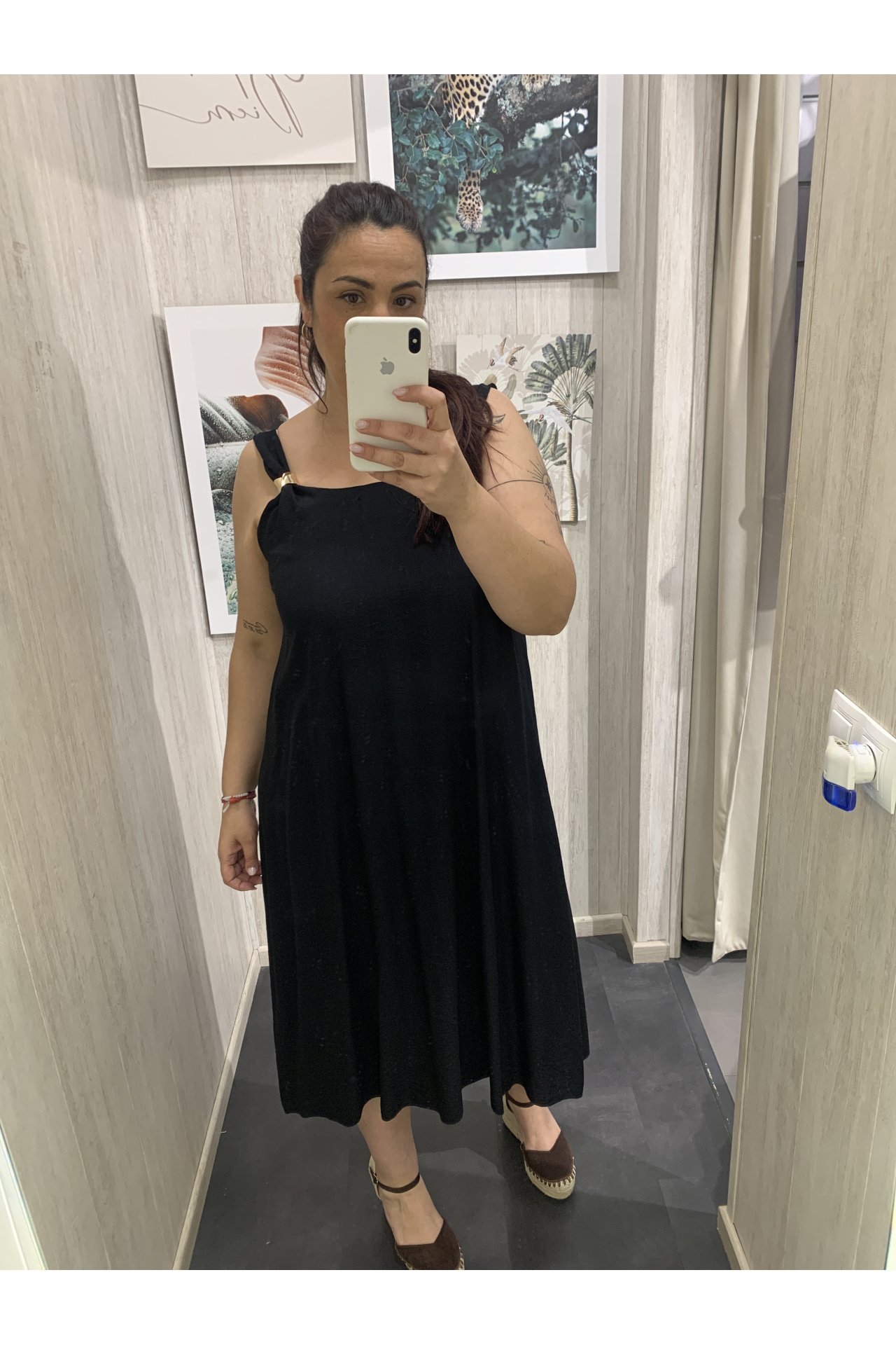VESTIDO MIDI DETALLE DORADO