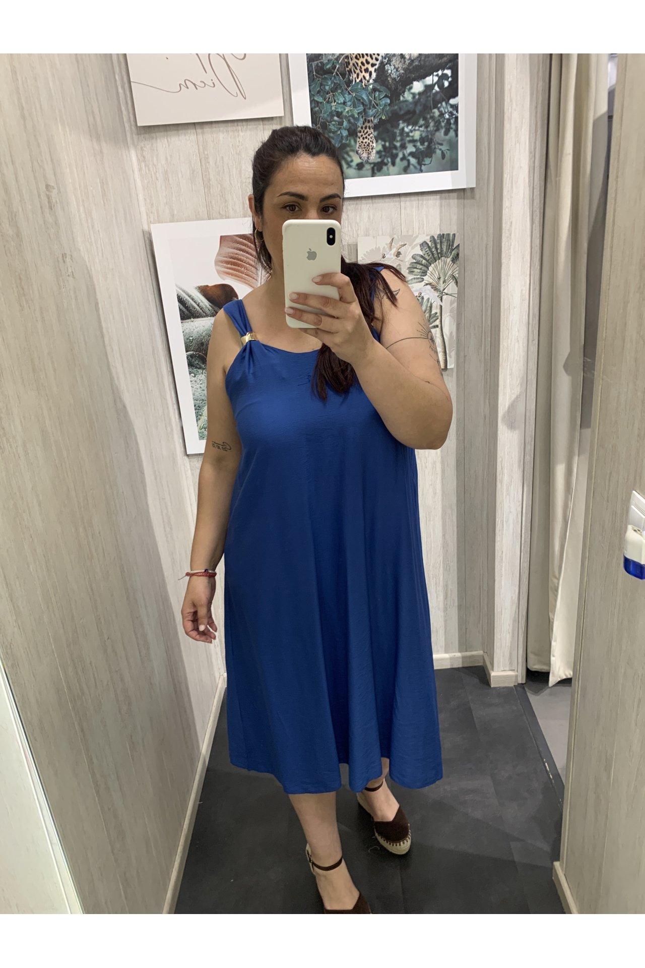 VESTIDO MIDI DETALLE DORADO