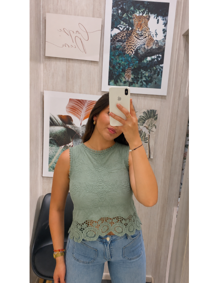 TOP BORDADO CROCHET