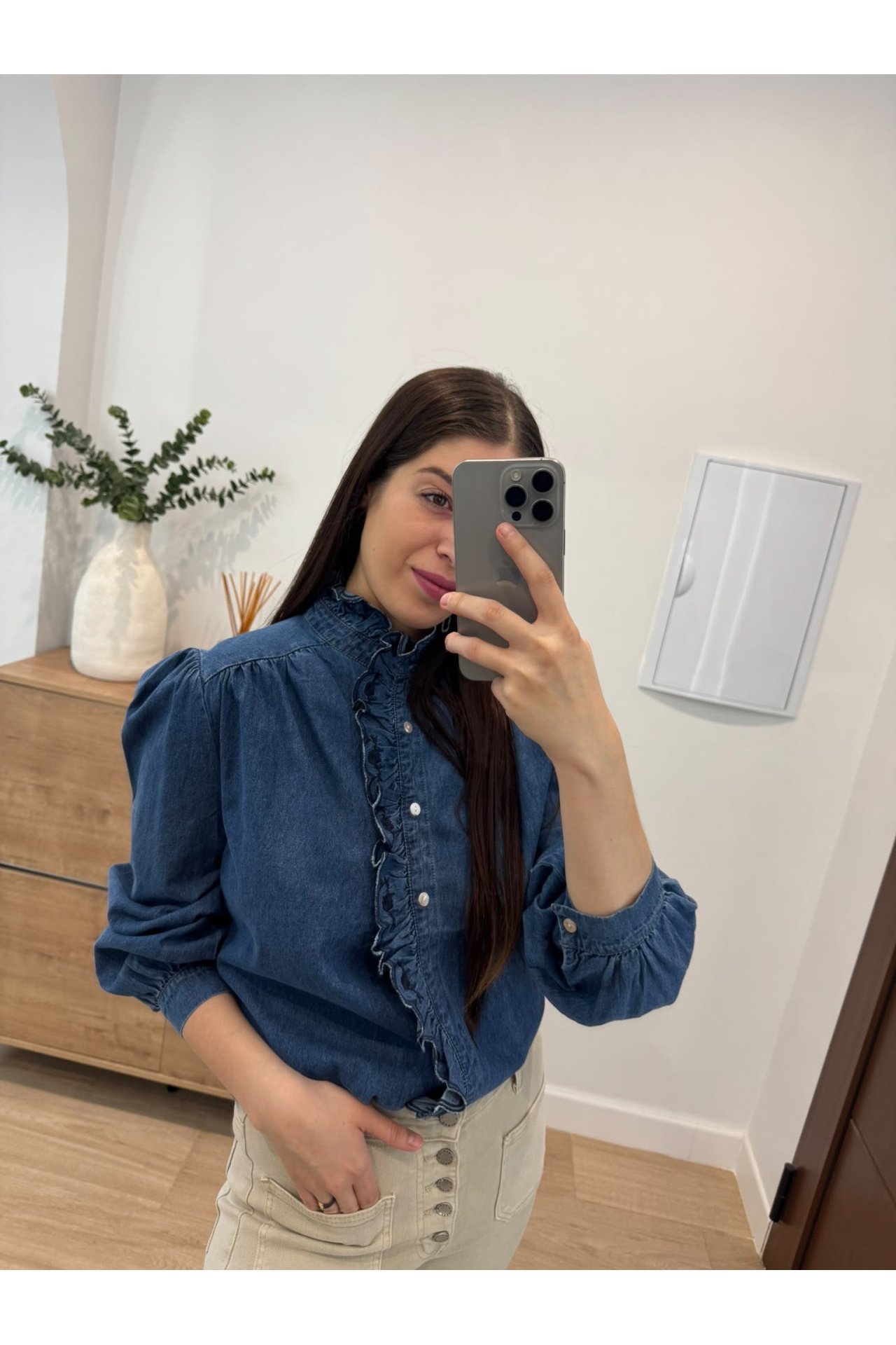CAMISA DENIM VOLANTE BORDADO