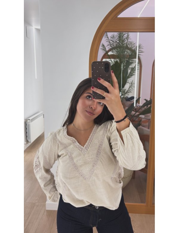 CAMISA ENCAJE BORDADA BEIGE