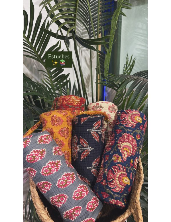 ESTUCHE ACOLCHADO FLORES