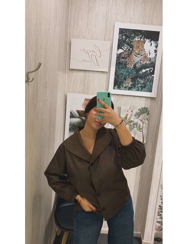 CHAQUETA CUADROS CORTA